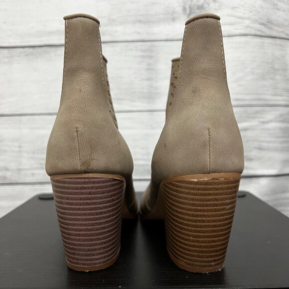 Restricted Tan Perforated Ankle Boots With Stacked Wooden Heel, Size 9 - Picture 6 of 8